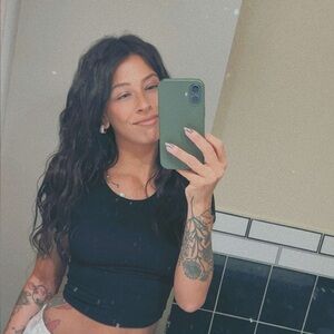 Meet your Posher, Roxanne